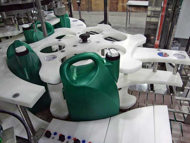 filling machine for agrochemical and pesticides XL bottles