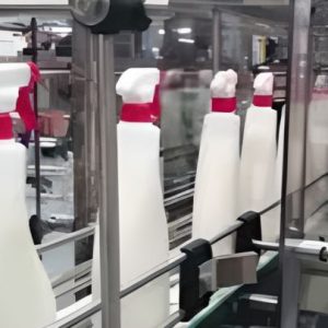 Llenado y tapado de productos corrosivos con un sistema automatizado de alto rendimiento y resistente a la corrosión.