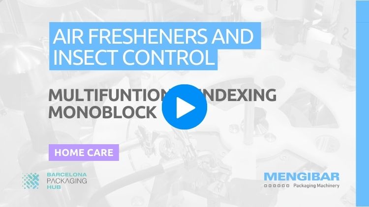 Sistema monobloque de indexación en acción, llenando y tapando eficazmente ambientadores y productos para el control de insectos.